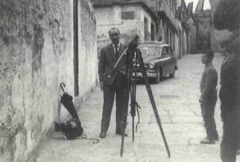imagen antigua de una grabación de vídeo en una calle de una ciudad